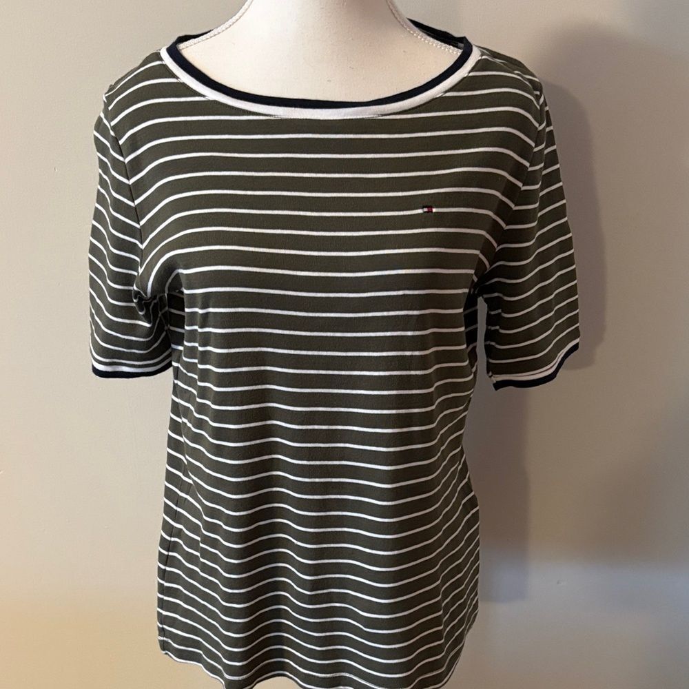 Tommy Hilfiger 100% Cotton Striped Olive Green Short Sleeve T Shirt. Size Large